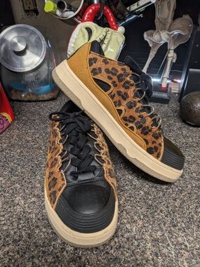 Leopard Print Low-Top Sneakers in Black & Tan
